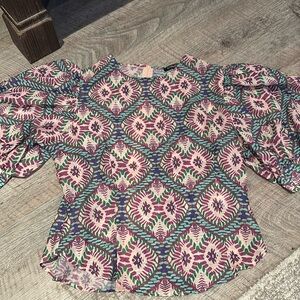 NEW, gorgeous Ruffled Blouse with Flutter Sleeves